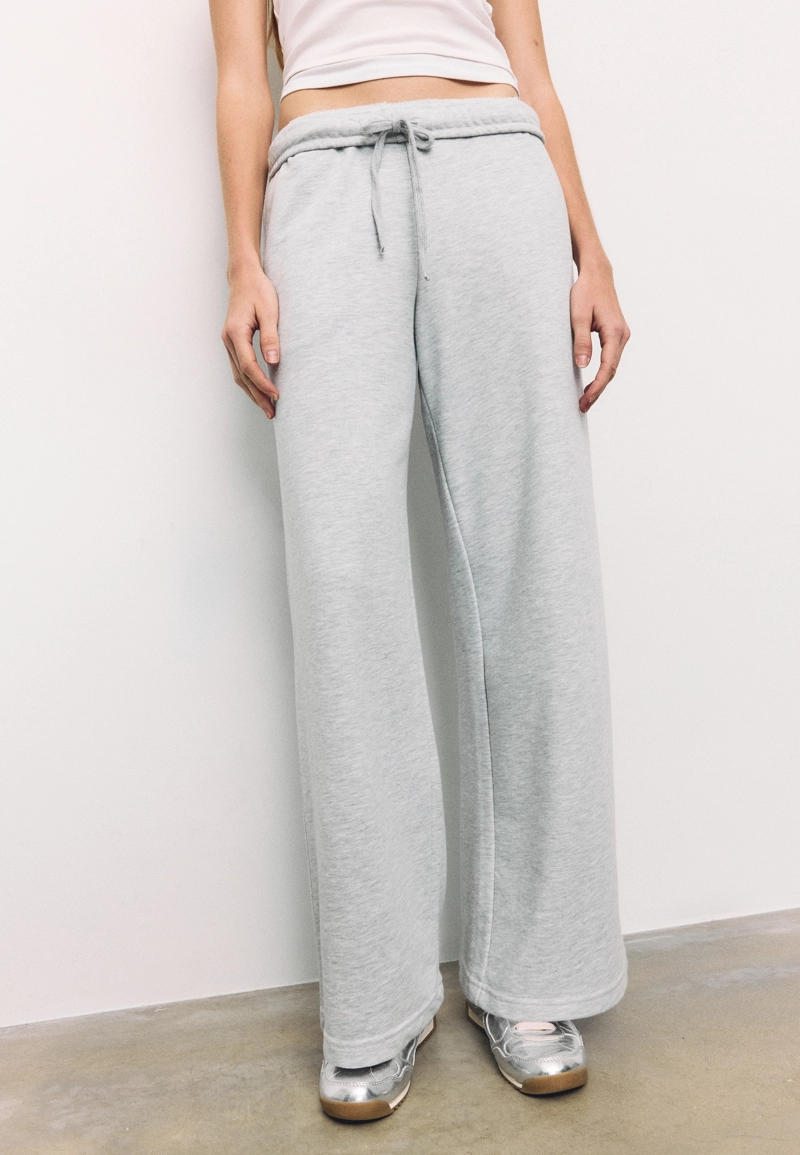 Брюки-джоггеры свободного кроя