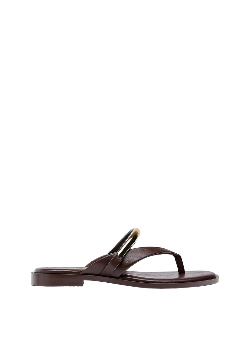 Сандалии-вьетнамки с металлическими деталями