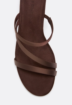 Босоножки на танкетке с платформой- Заказать в России