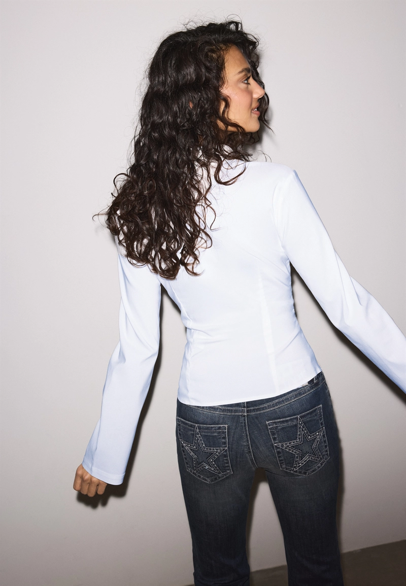 Однотонная рубашка со сборками