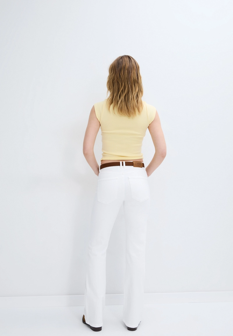 Расклешенные джинсы D68 с поясом