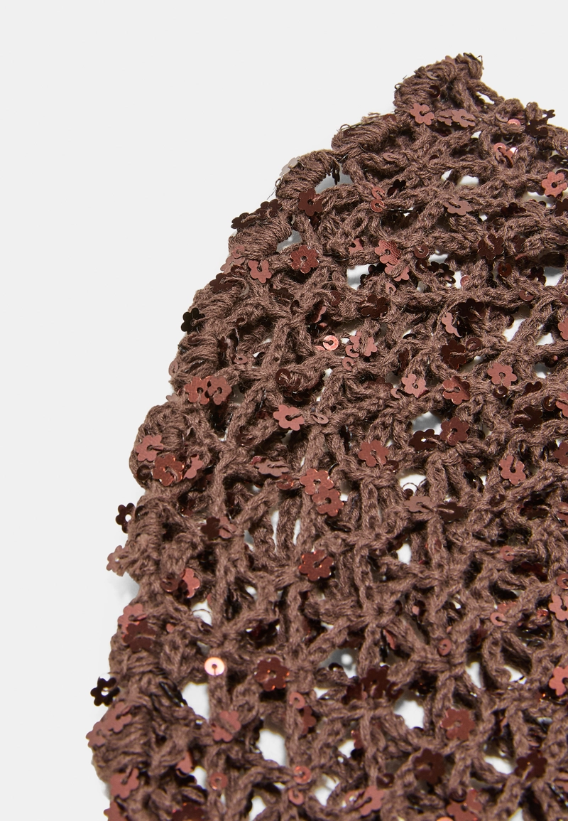 Шляпка-таблетка с пайетками