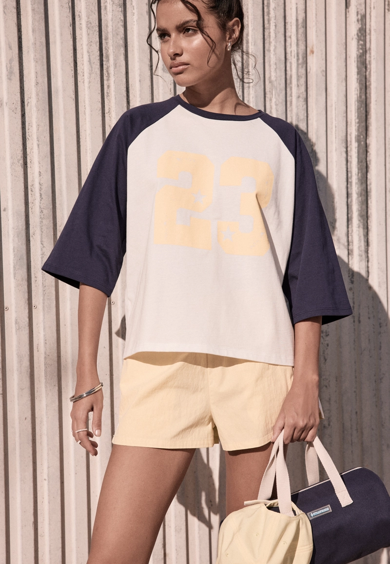 Футболка с рукавами реглан