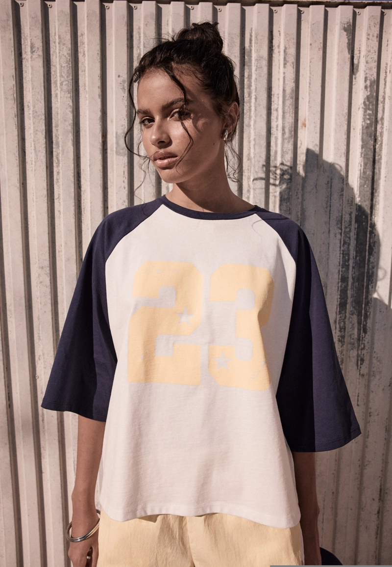 Футболка с рукавами реглан