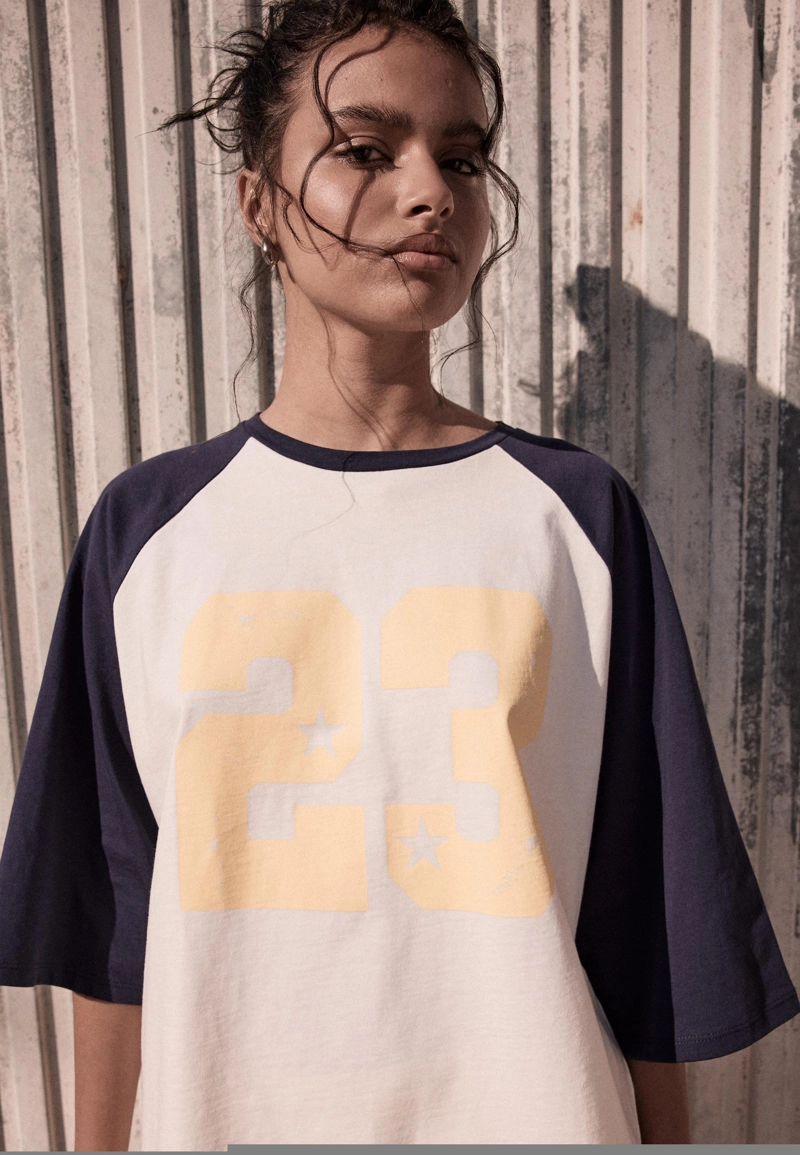 Футболка с рукавами реглан