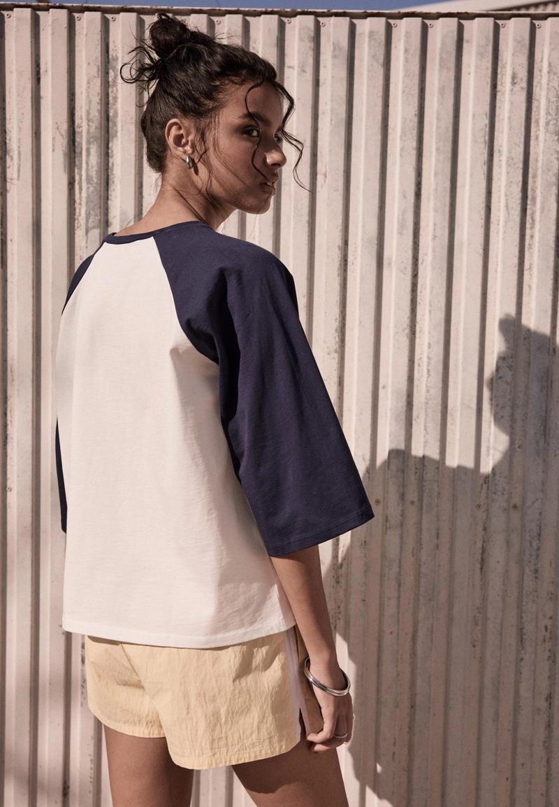 Футболка с рукавами реглан