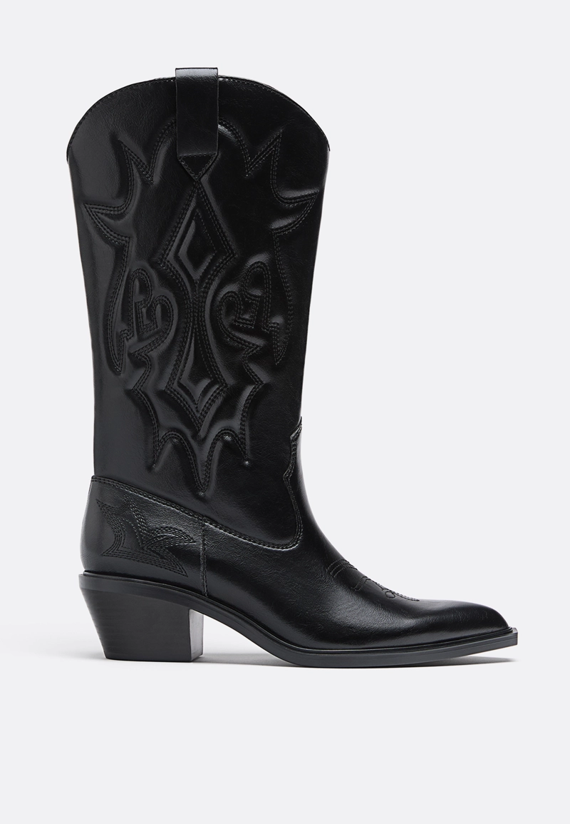 Ботинки в ковбойском стиле на каблуке