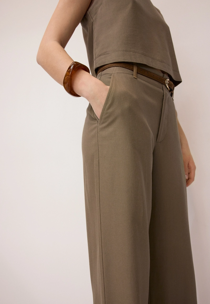 Прямые брюки под лен с ремнем