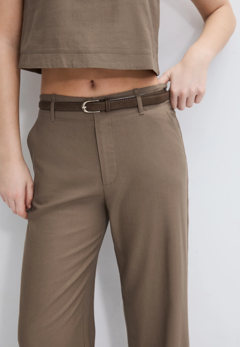 Прямые брюки под лен с ремнем