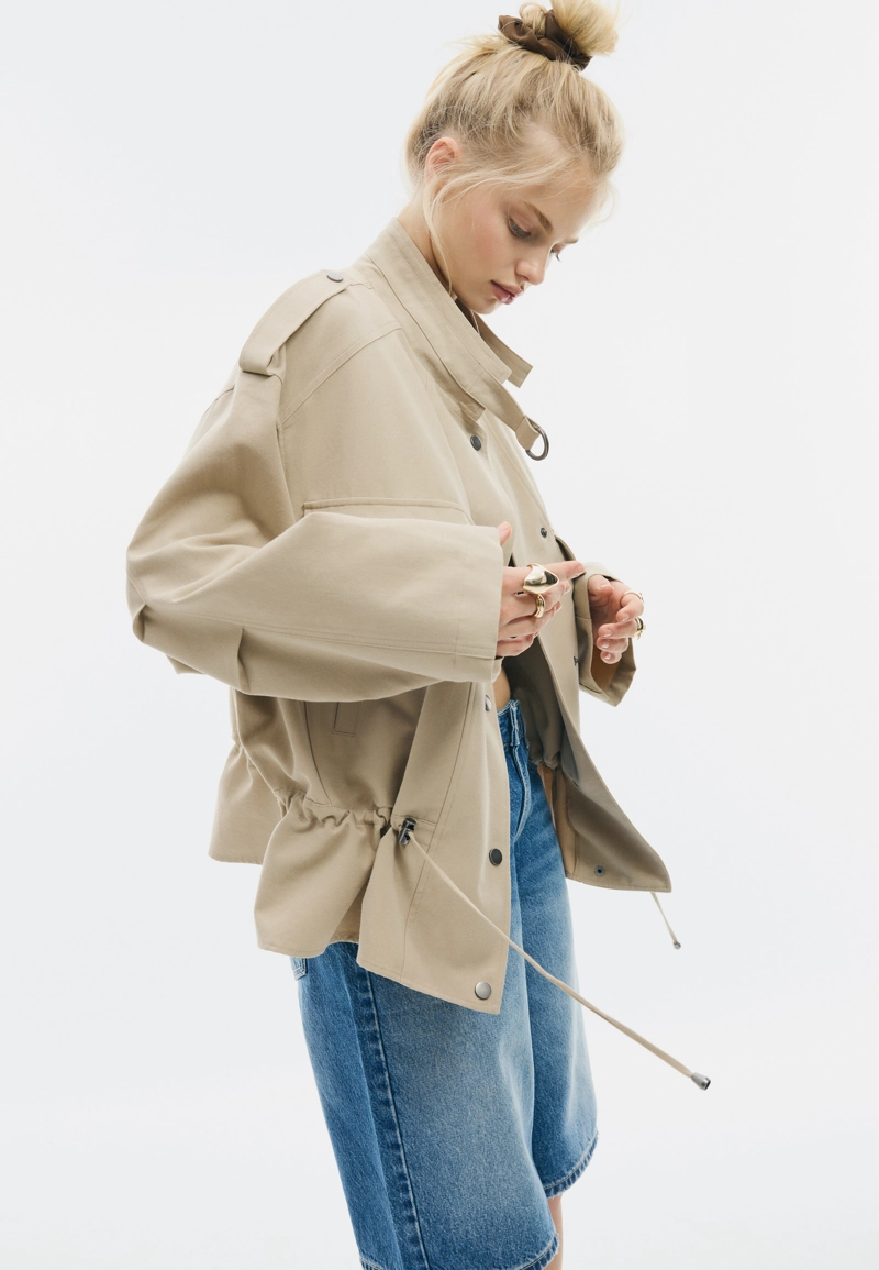 Укороченная куртка свободного кроя с передними карманами