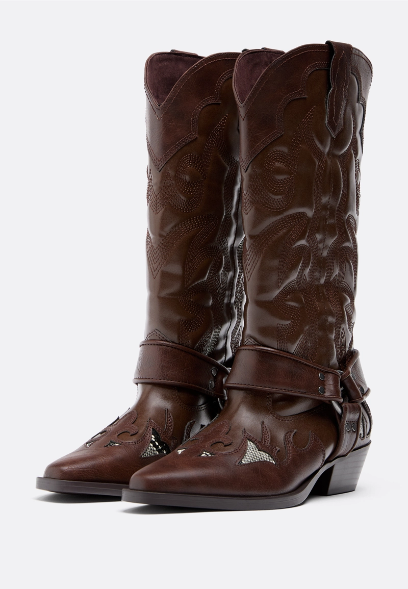 Ковбойские сапоги с анималистическим принтом
