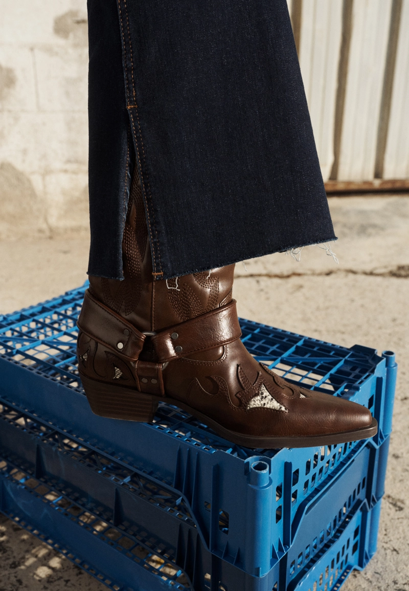 Ковбойские сапоги с анималистическим принтом