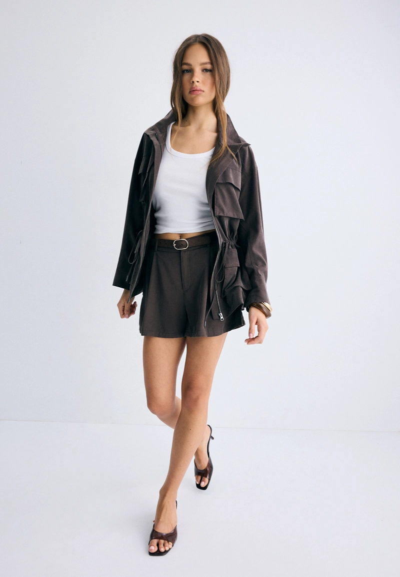 Свободные шорты с поясом