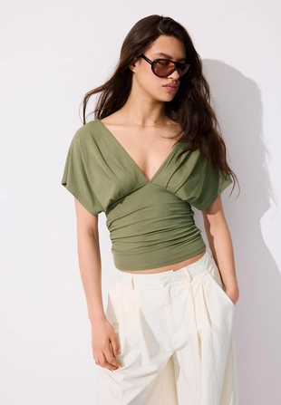 Футболка с V-образным вырезом- Заказать в России