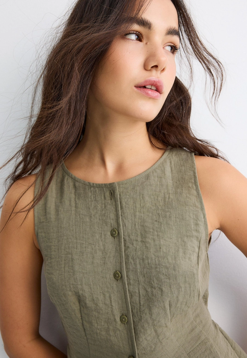 Жилет на пуговицах