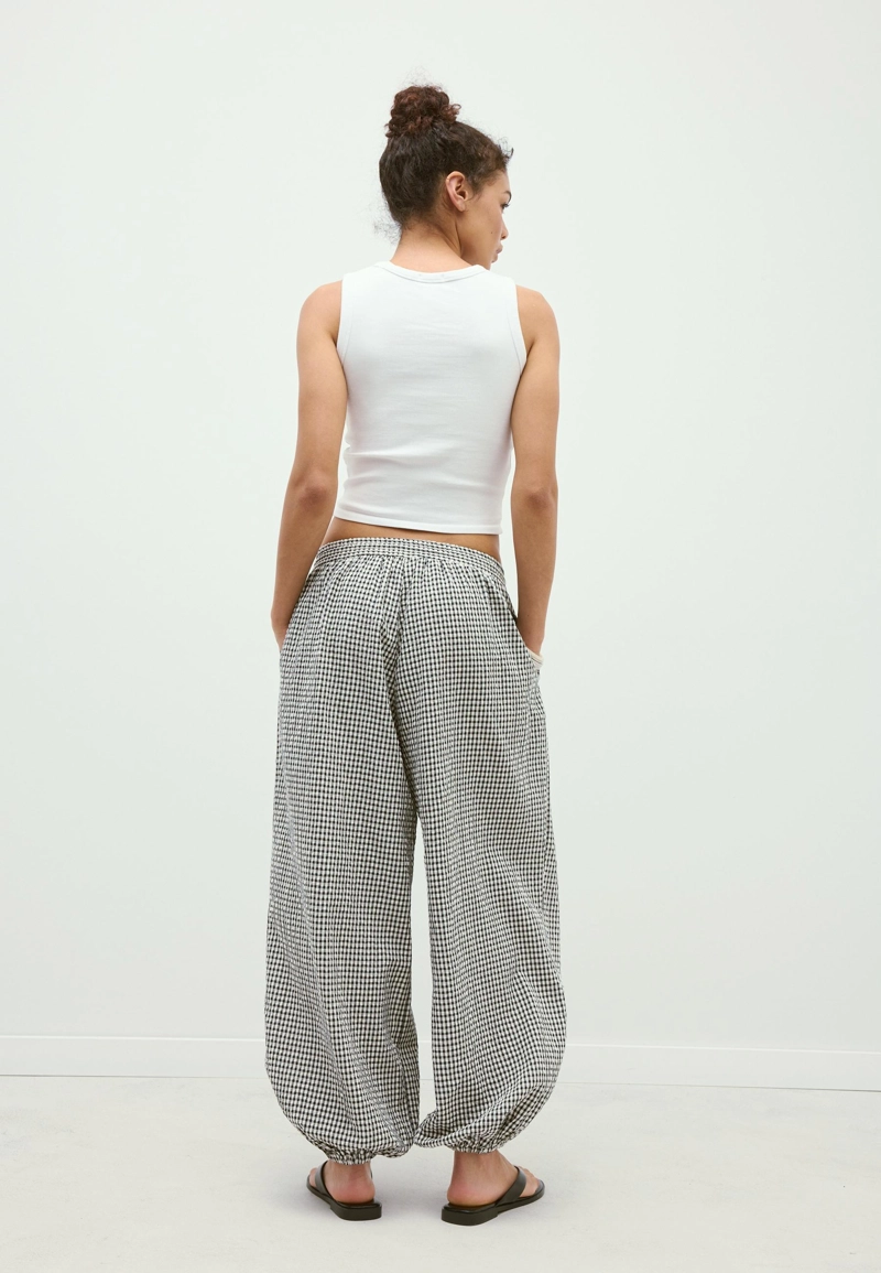 Брюки-шаровары в клетку