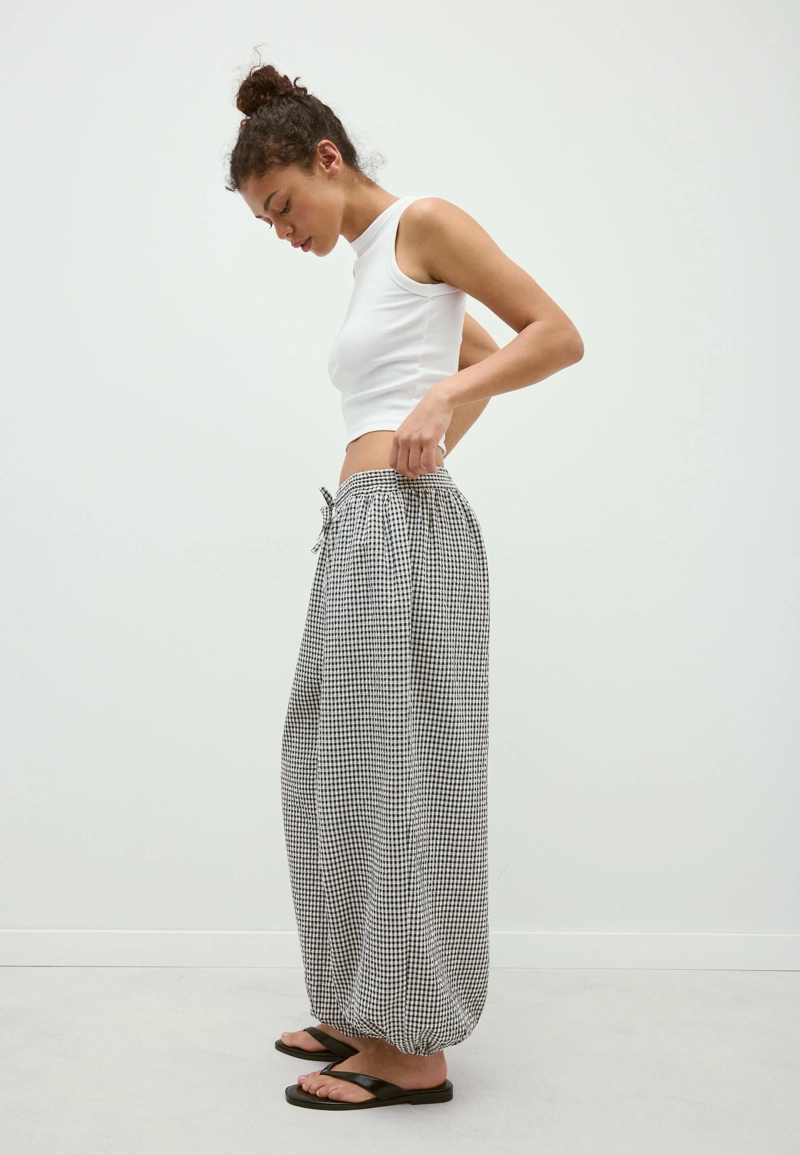 Брюки-шаровары в клетку