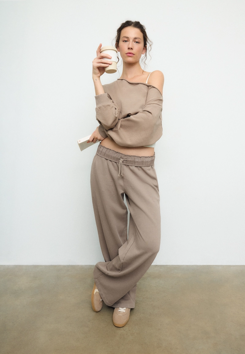 Брюки-джоггеры прямого кроя с эффектом потертости