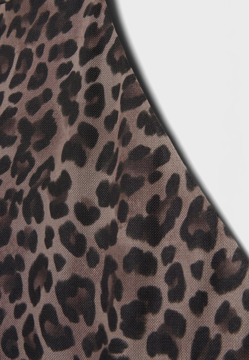 Топ с цветочным принтом и бабочкой-галстуком из тюля