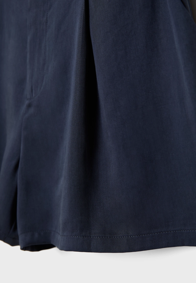 Свободные шорты с поясом