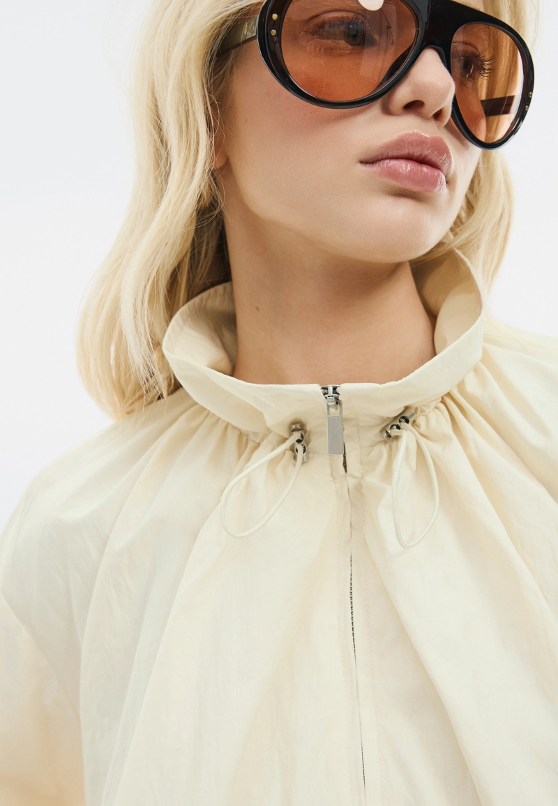 Техническая куртка с высоким воротником