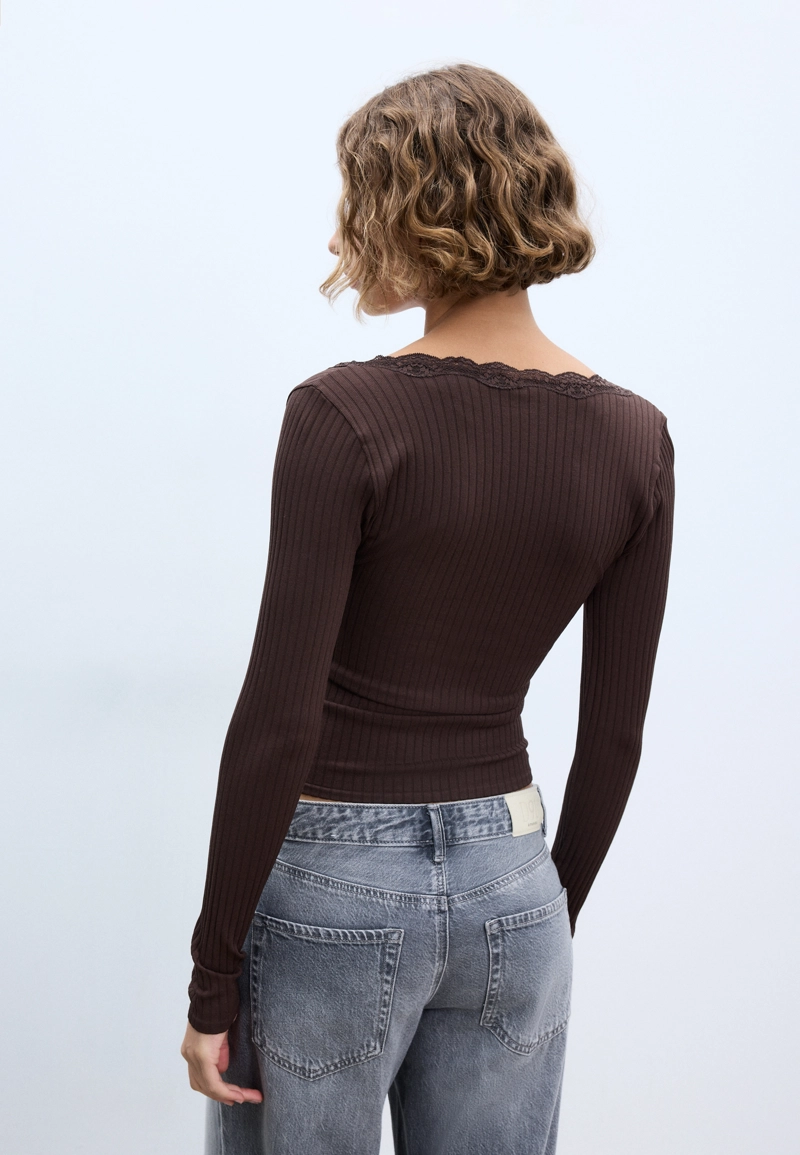 Бесшовная футболка с кружевом