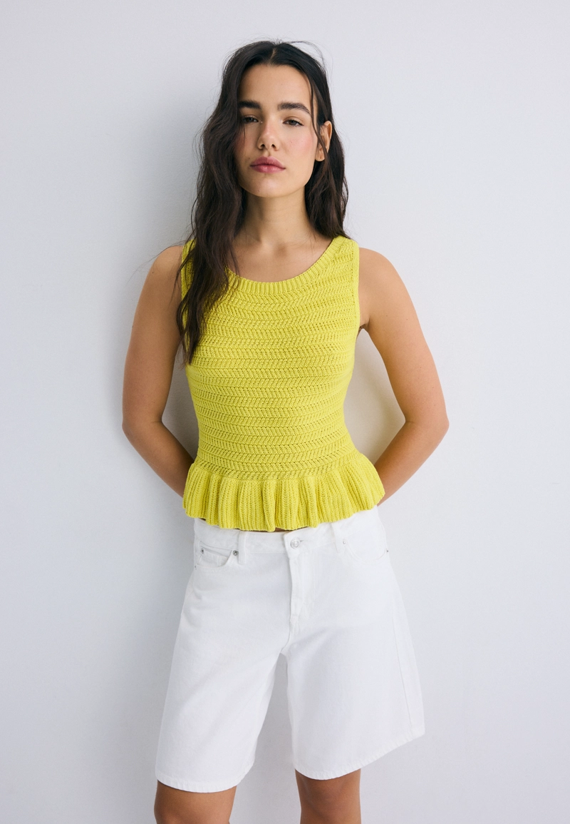 Топ с баской