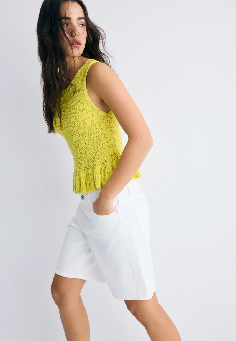 Топ с баской