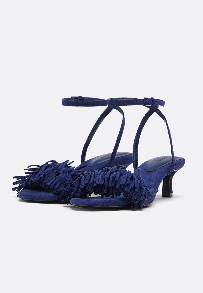 Босоножки из искусственной кожи с бахромой