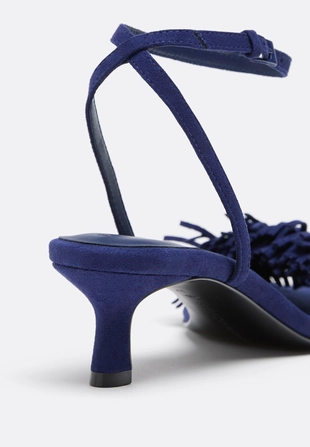 Босоножки из искусственной кожи с бахромой- Заказать в России