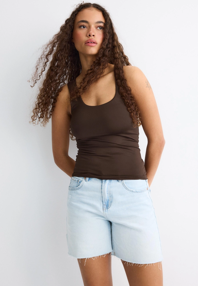 Топ с широкими бретелями из полиамида