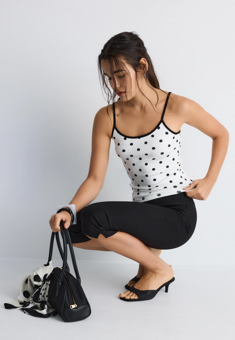 Топ на бретелях в рубчик