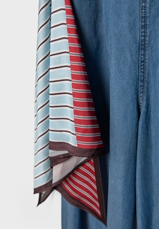 Джинсовый комбинезон с горловиной халтер и платком- Заказать в России