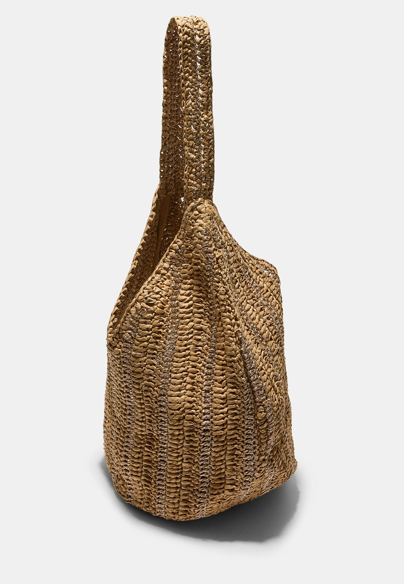 Плечевая сумка из рафии с металлизированной нитью