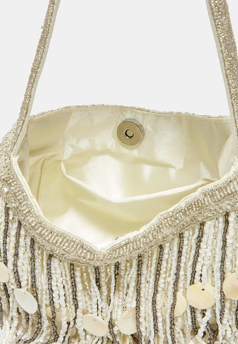 Сумка на плечо с бусинами