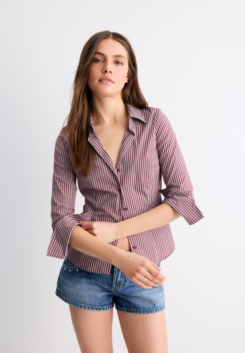 Приталенная базовая рубашка в полоску