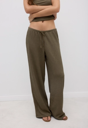 Брюки прямого кроя с эффектом помятости- Заказать в России