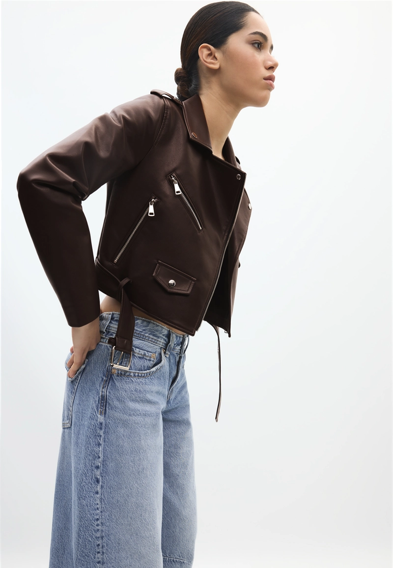 Куртка-косуха с поясом из искусственной кожи