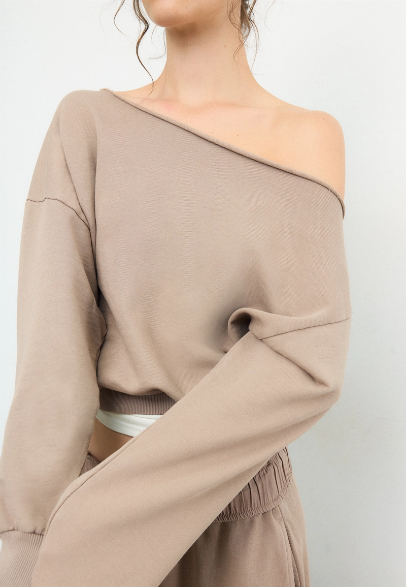 Укороченная толстовка с эффектом потертости