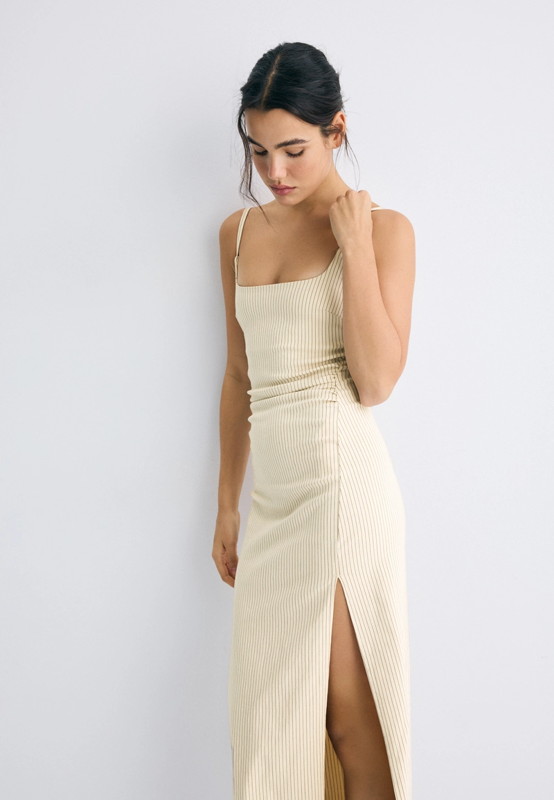 Платье миди из бенгалина с квадратным вырезом