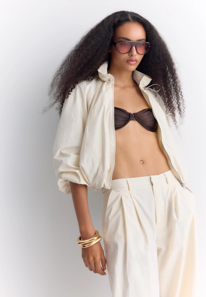 Высокотехнологичные брюки с низкой проймой и защипами