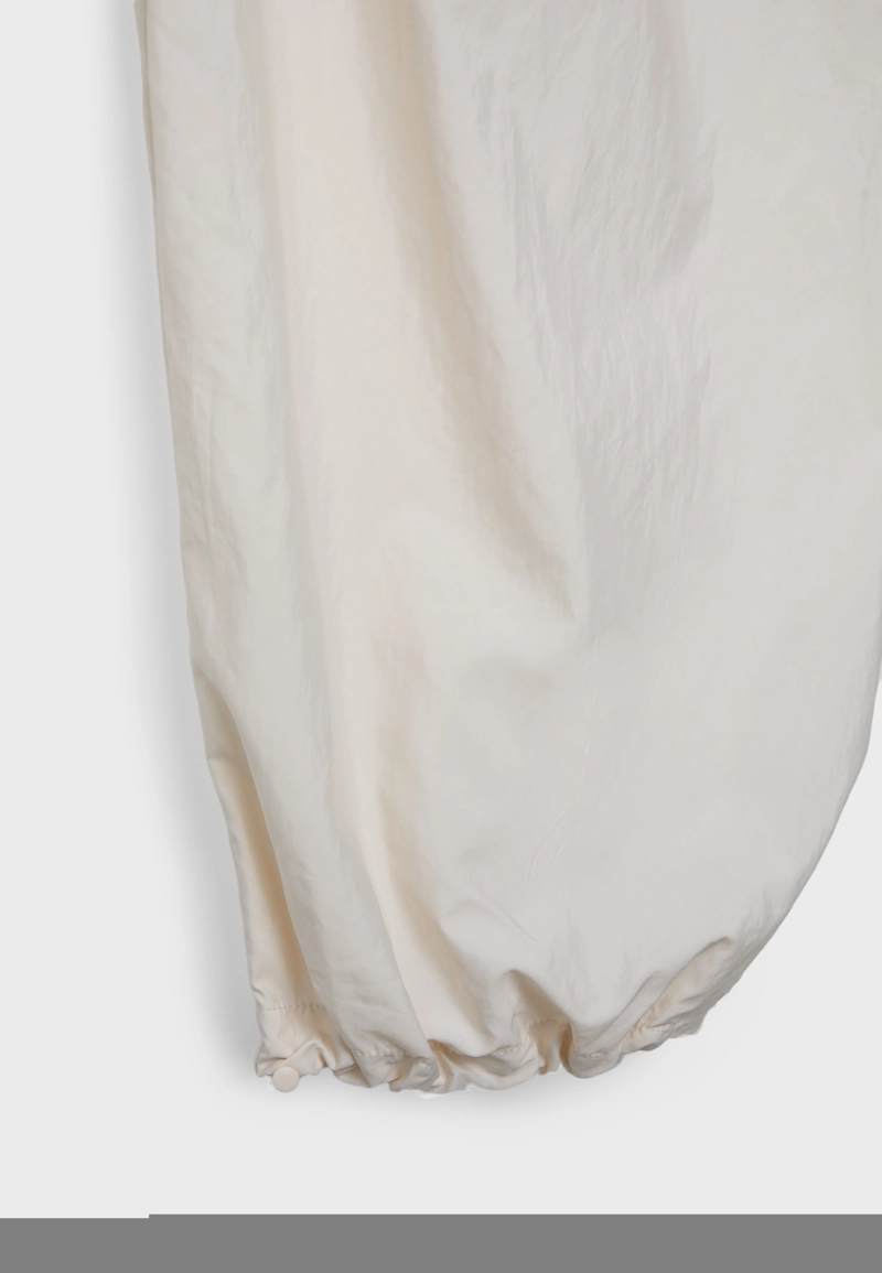 Высокотехнологичные брюки с низкой проймой и защипами