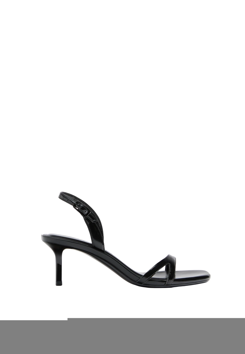 Босоножки на каблуке с вырезами