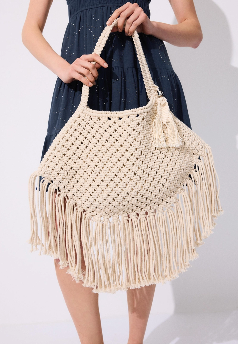Сумка на плечо с бахромой макраме