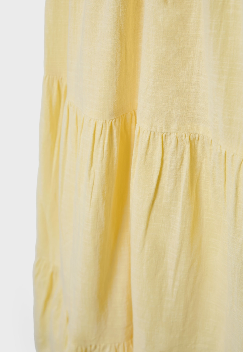 Длинное платье с V-образным вырезом