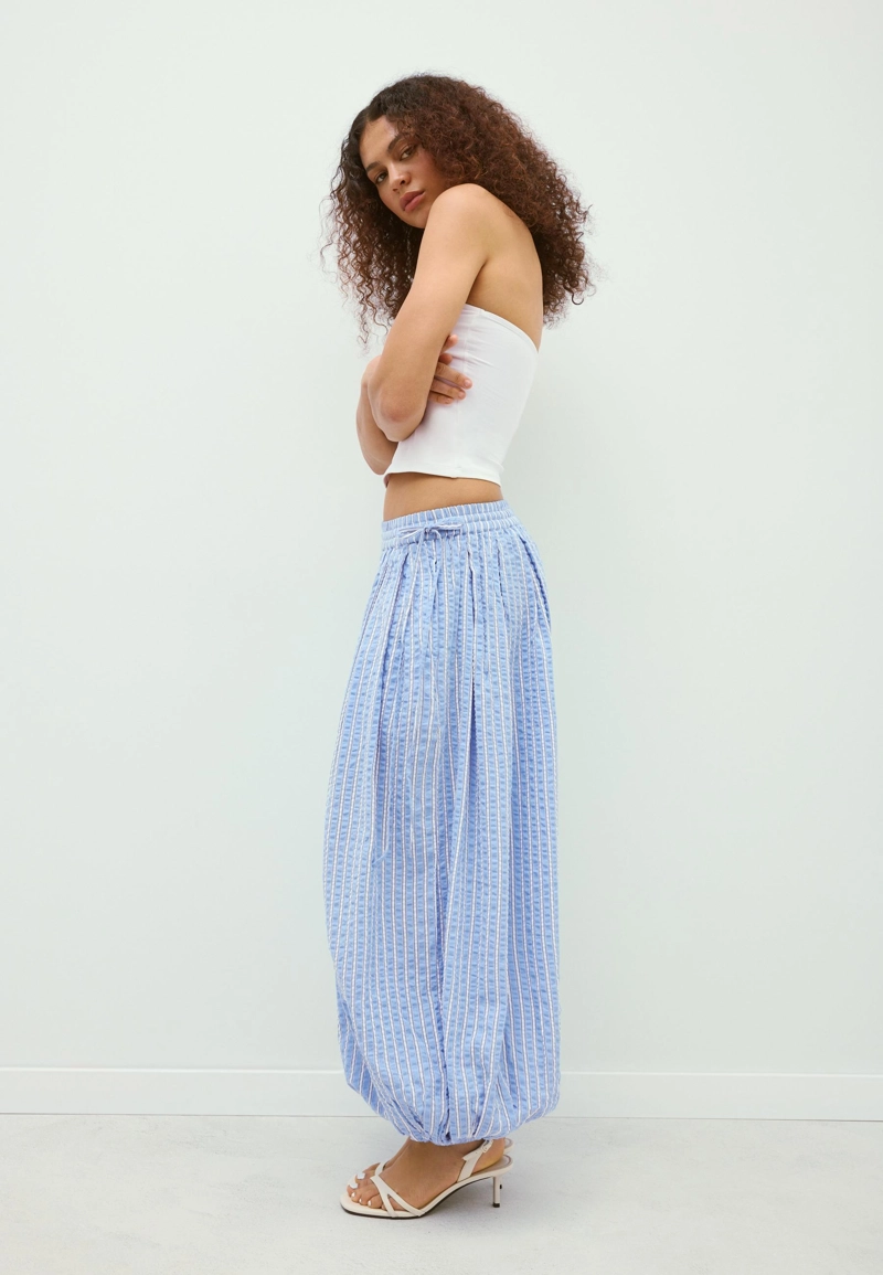 Брюки-баллоны в полоску