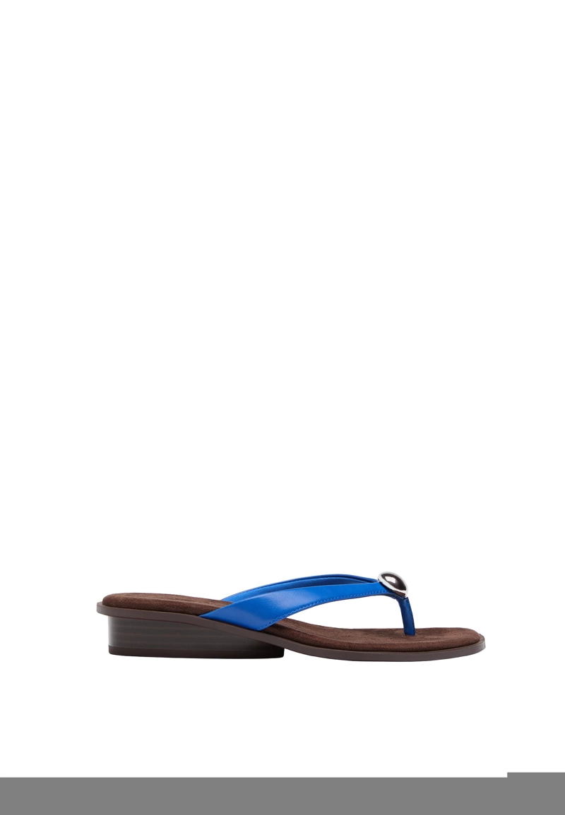 Босоножки на танкетке