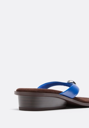 Босоножки на танкетке- Заказать в России