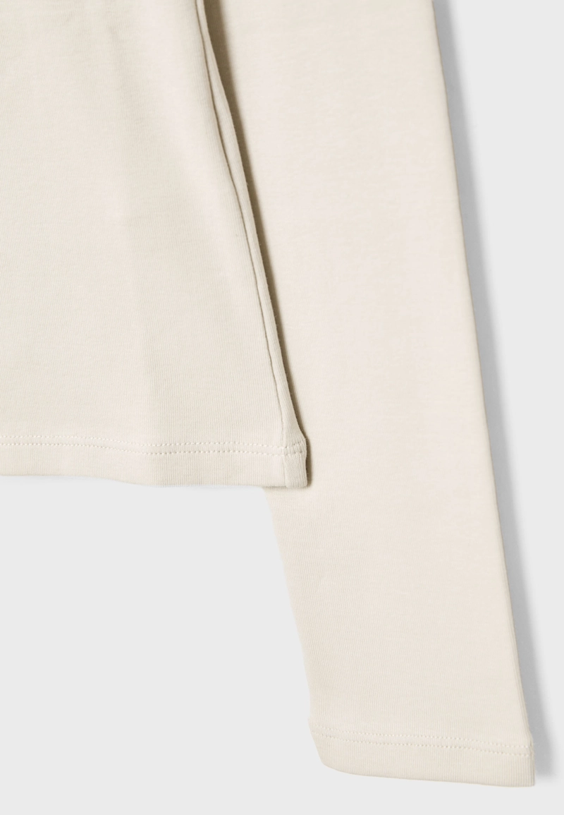 Базовая футболка с длинными рукавами