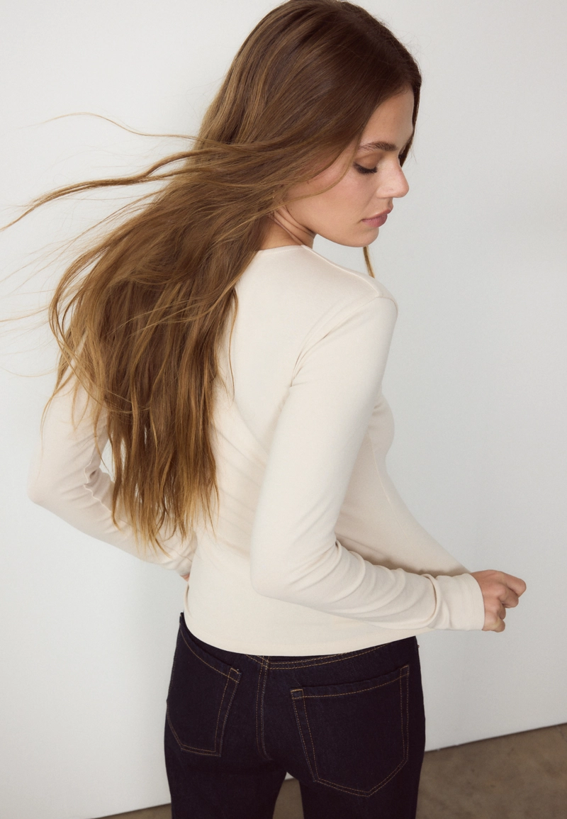 Базовая футболка с длинными рукавами